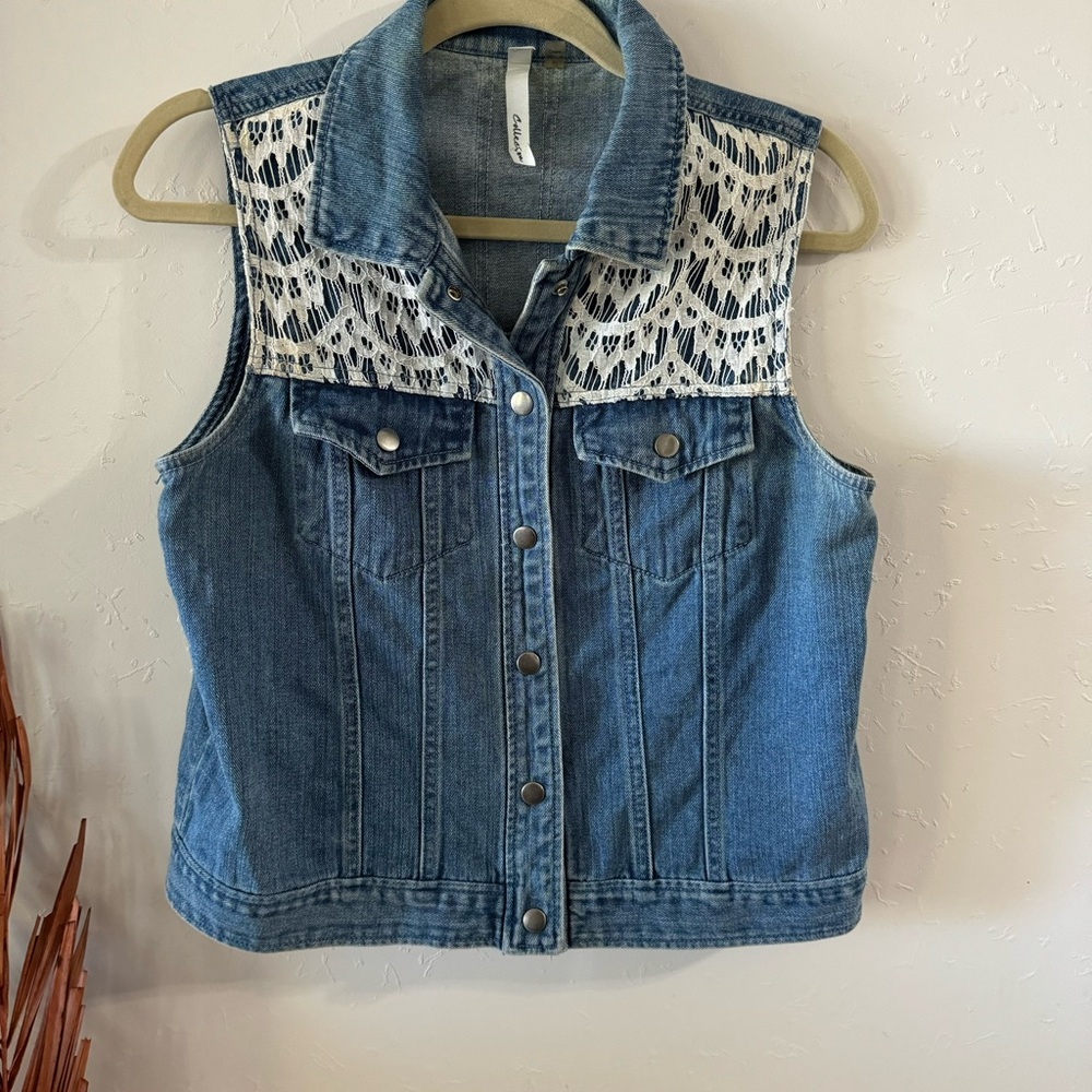 NY Collection Women’s Crochet Detailed Snap Front Denim Vest Size M